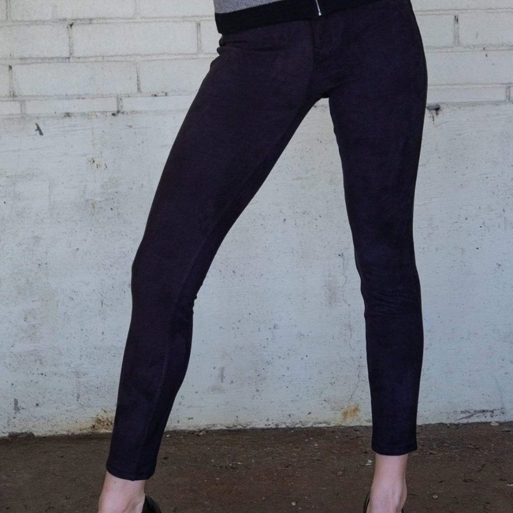 Level 99 Fringe Vintage Janice Ultra Skinny Mid Rise Faux Suede Black Pants 26